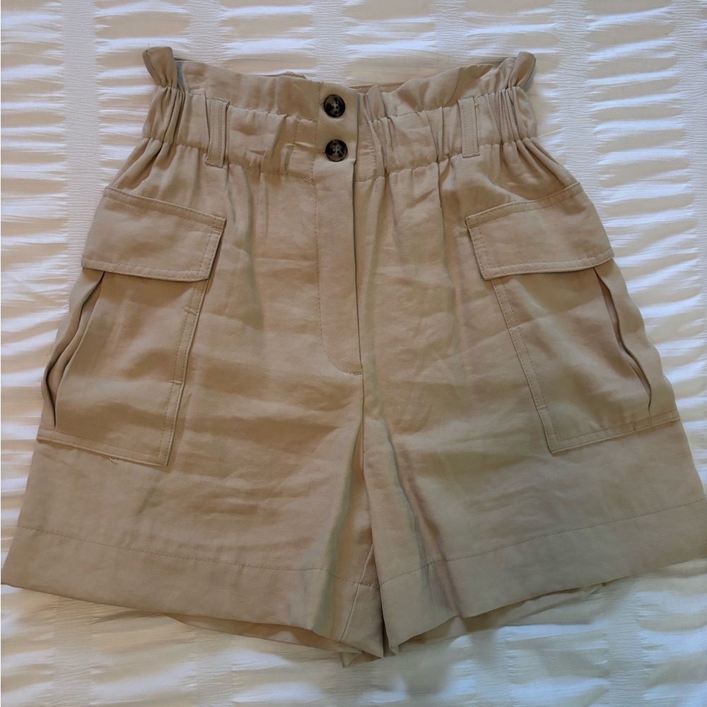 H&M Paper bag style shorts with pockets - size 6 -NWT